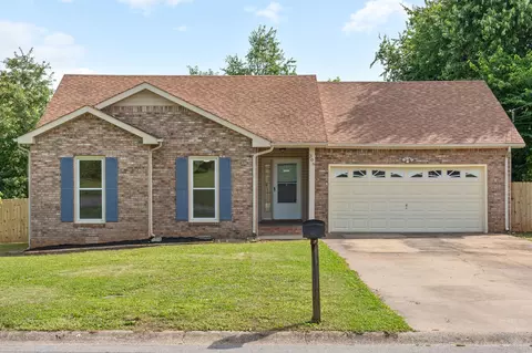 306 Fitzgerald Dr, Clarksville, TN 37042