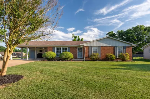709 9th St, Lawrenceburg, TN 38464