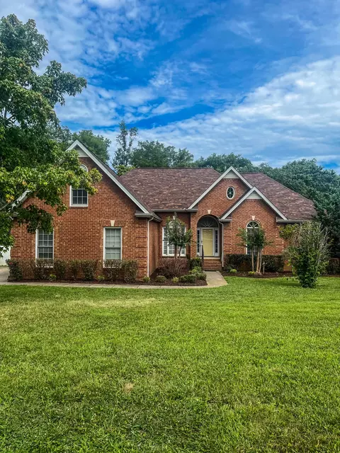 301 Royal Glen Blvd, Murfreesboro, TN 37128