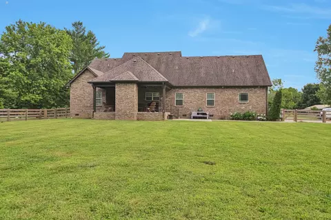 924 Cherry St, Eagleville, TN 37060 photo 2