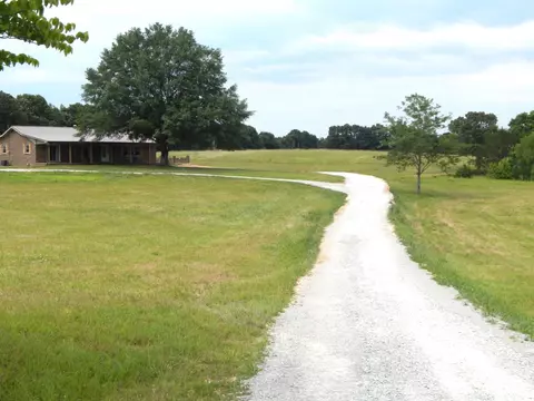 6406 Pumping Station Rd, Cypress Inn, TN 38452