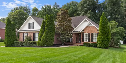 3198 Quincy Ln, Clarksville, TN 37043