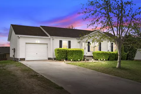 1069 Bobcat Dr, Clarksville, TN 37042