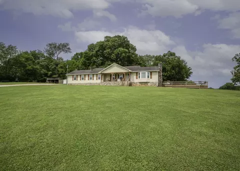 3290 Foster Chapel Rd, Columbia, TN 38401