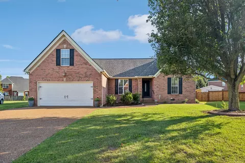 2415 Amber Glen Dr, Murfreesboro, TN 37128