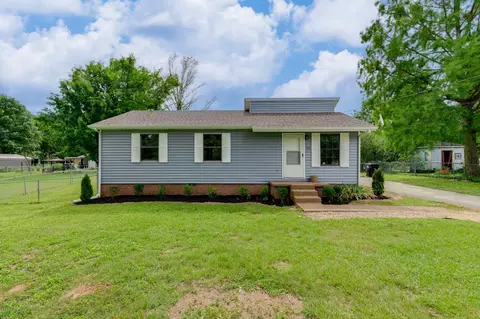 106 Reaves Cove Rd, Columbia, TN 38401