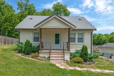 102 Sunrise Dr, Columbia, TN 38401