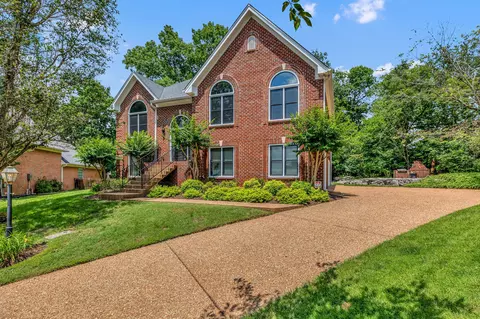 208 Bay Overlook Ct, Hermitage, TN 37076