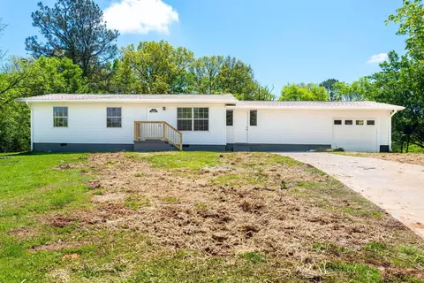 62 Center Dr, Chickamauga, GA 30707