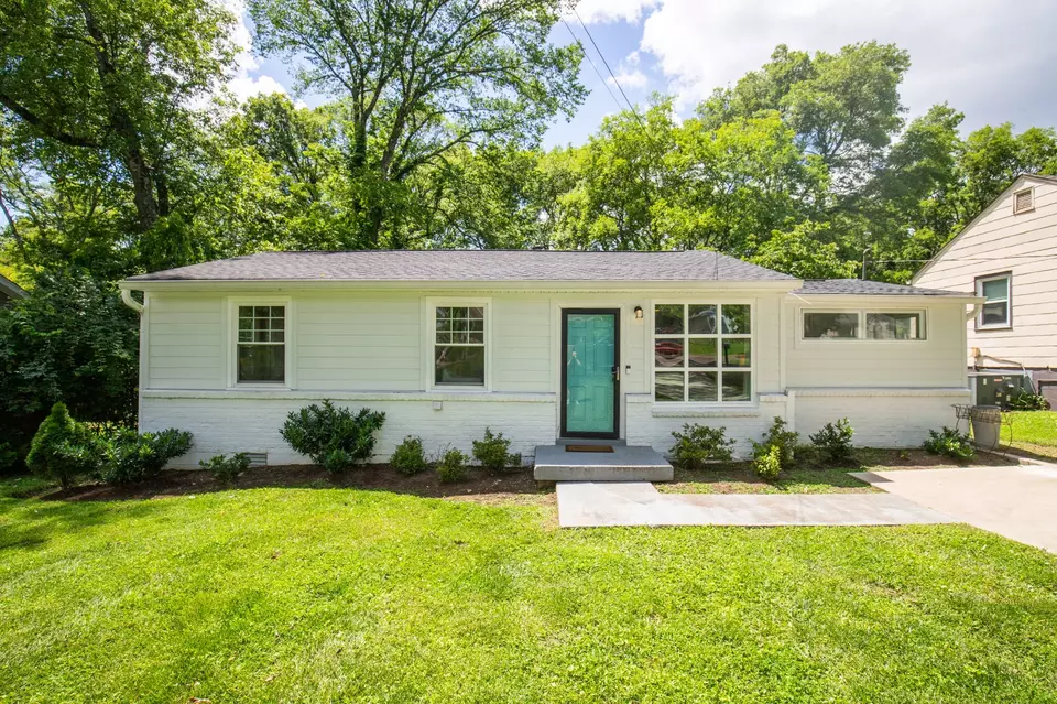Exterior - 2524 Flamingo Dr, Nashville, TN 37207 photo 1 of 8