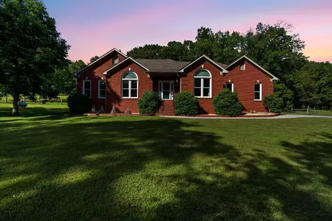 Exterior - 28 Spring Valley Rd, Taft, TN 38488 photo 6 of 15