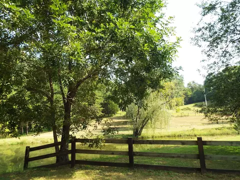 Exterior - 28 Spring Valley Rd, Taft, TN 38488 photo 3 of 15