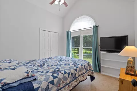 Bedroom - 28 Spring Valley Rd, Taft, TN 38488 photo 6 of 7