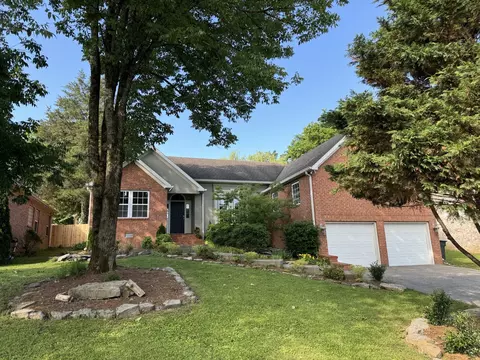 108 Breakwater N, Hendersonville, TN 37075