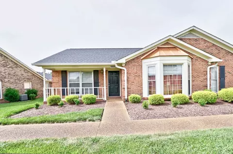 2146 River Chase Dr, Murfreesboro, TN 37128