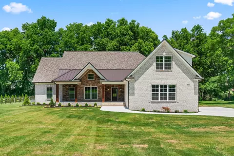 8021 Traditions Ln, Columbia, TN 38401