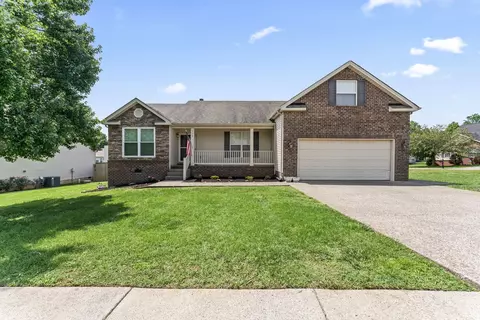 233 E Winterberry Trl, White House, TN 37188