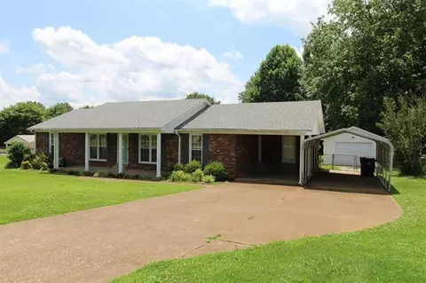 66 Teakwood Dr, Lexington, TN 38351