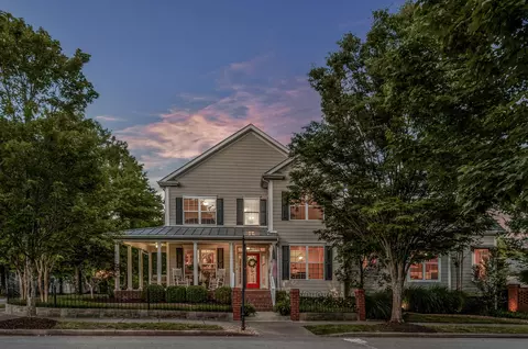 7116 Lenox Village Dr, Nashville, TN 37211