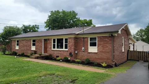 424 Sam Houston Dr, Lebanon, TN 37087