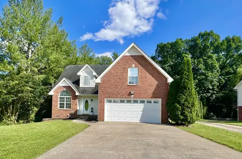 284 Shadyside Ln, Clarksville, TN 37043