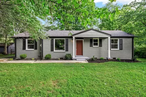 1910 Gardner Dr, Murfreesboro, TN 37130
