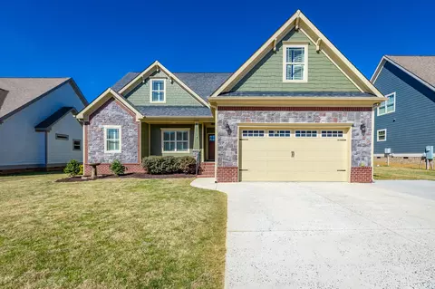 8605 Seven Lakes Dr, Ooltewah, TN 37363