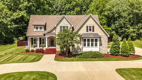 1956 Lake Rd, Greenbrier, TN 37073