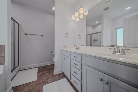 Bath - 2403 Tin Cup Dr, Murfreesboro, TN 37128 photo 2 of 3