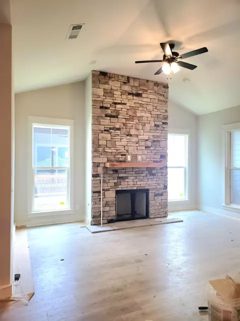 Living - 5734 Sagebrush Dr, Murfreesboro, TN 37129 photo 1 of 2
