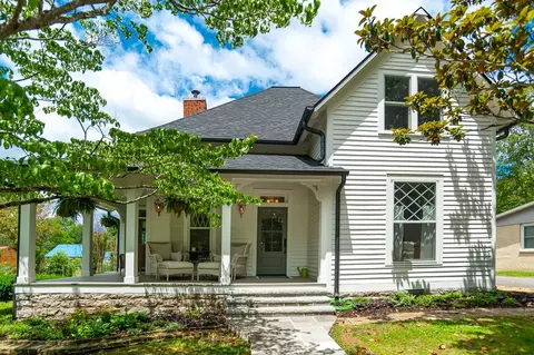 406 2nd Ave, Fayetteville, TN 37334
