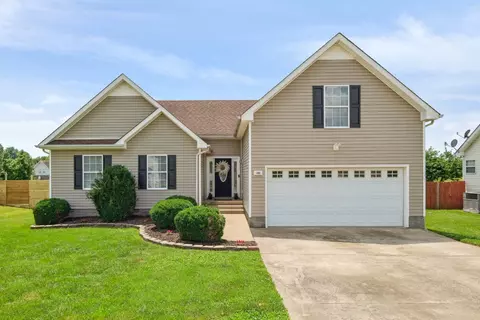 1190 Snoopy Dr, Clarksville, TN 37040