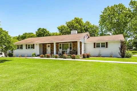 139 Cherokee Rd, Hendersonville, TN 37075