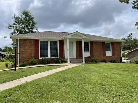 105 Morningside Dr, Clarksville, TN 37042