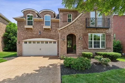 8048 Warren Dr, Nolensville, TN 37135