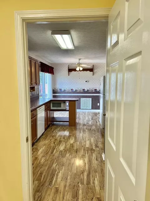Kitchen - 120 Eldon Dr, Manchester, TN 37355 photo 5 of 5