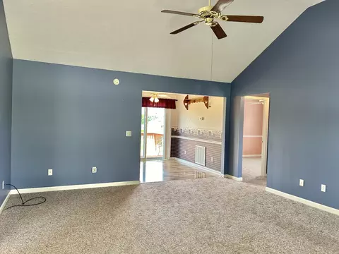 Living - 120 Eldon Dr, Manchester, TN 37355 photo 2 of 2