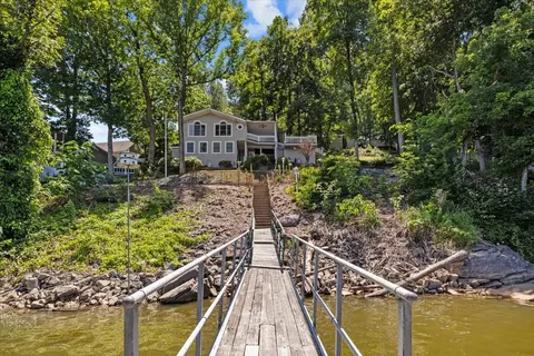 600 Stirling Rd, Camden, TN 38320