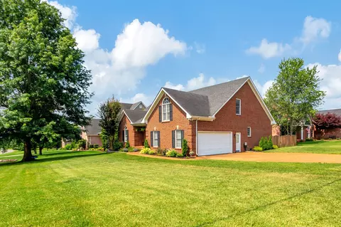 2899 Stewart Campbell Pt, Thompsons Station, TN 37179