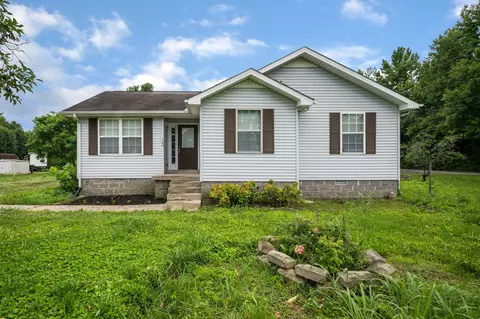 100 Brookside Dr, Dickson, TN 37055