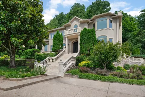 301 Estbury Ct, Nashville, TN 37215