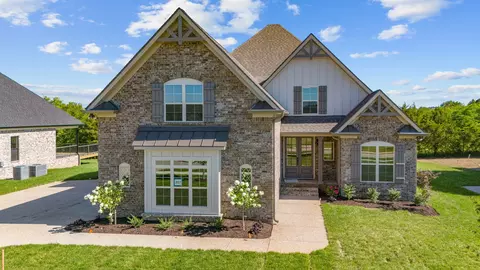 1104 Collin Dr #207, Lebanon, TN 37087