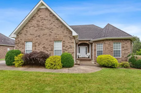 100 St James Pl, Shelbyville, TN 37160