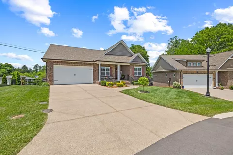 1126 Cross Pointe Dr, Cookeville, TN 38506