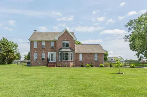 1111 Myatt Loop Rd, Burns, TN 37029