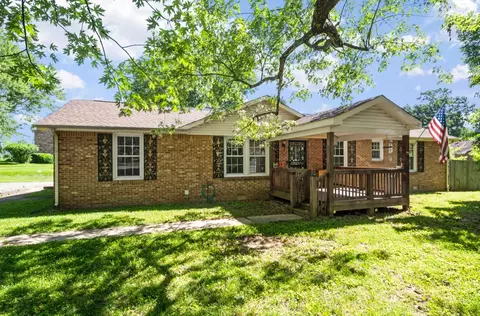 218 Morningside Dr, Clarksville, TN 37042