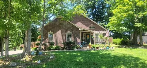 1802 Warfield Dr, Clarksville, TN 37043