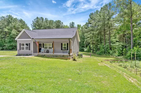 121 Swift St E, Mcewen, TN 37101