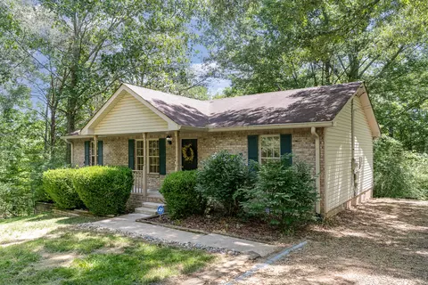 1004 Edgar Rd, Ashland City, TN 37015