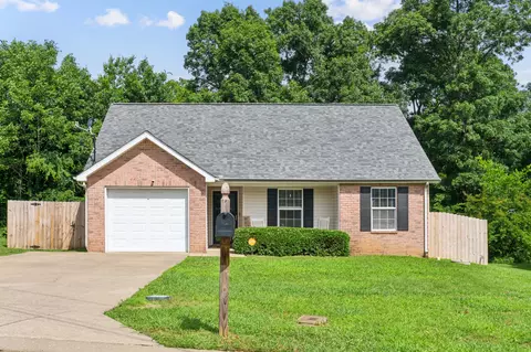 1204 Akins Ridge Dr, La Vergne, TN 37086
